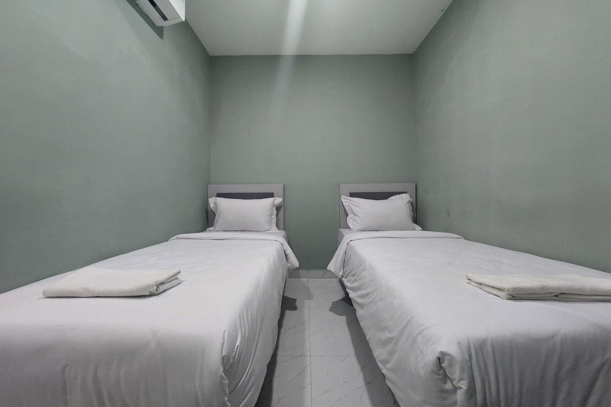 Qinara Hotel 2*