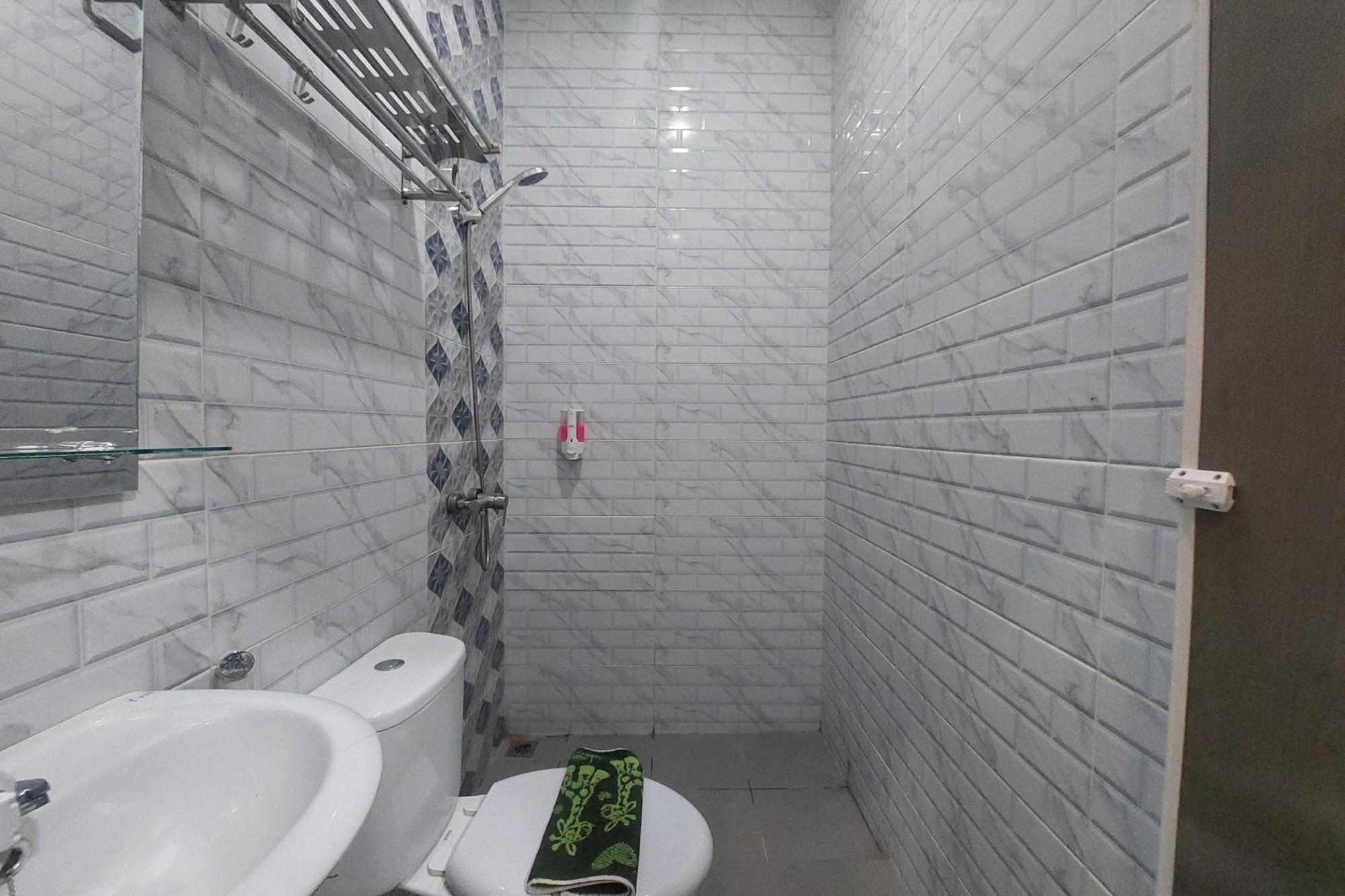 Qinara Hotel 2*